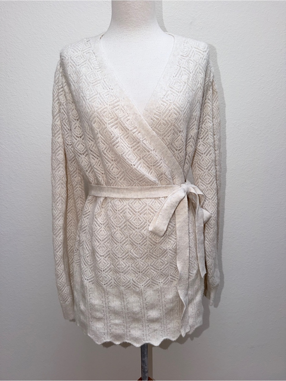 H&M Cream wrap around Sweater side tie cardigan maternity medium